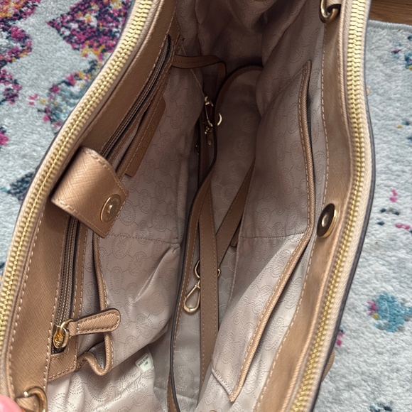 Michael Kors beige bag - Picture 5 of 8